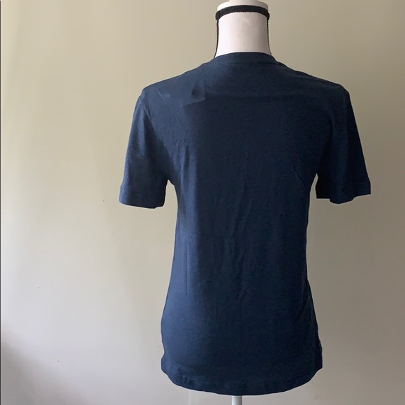 {H&M} V-Neck Basic T-shirt - Unisex - Picture 4 of 4